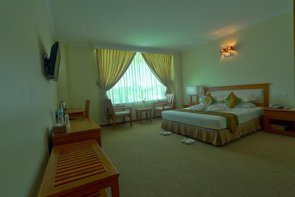 Apex Hotel Naypyidaw Екстериор снимка