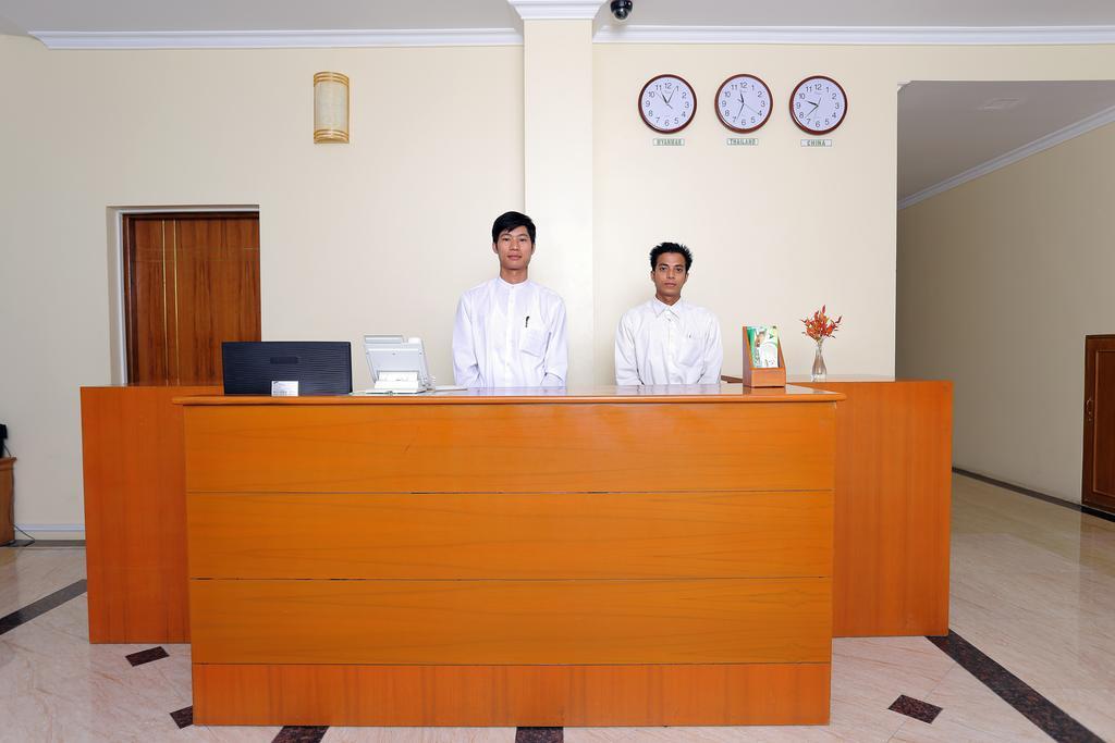Apex Hotel Naypyidaw Екстериор снимка
