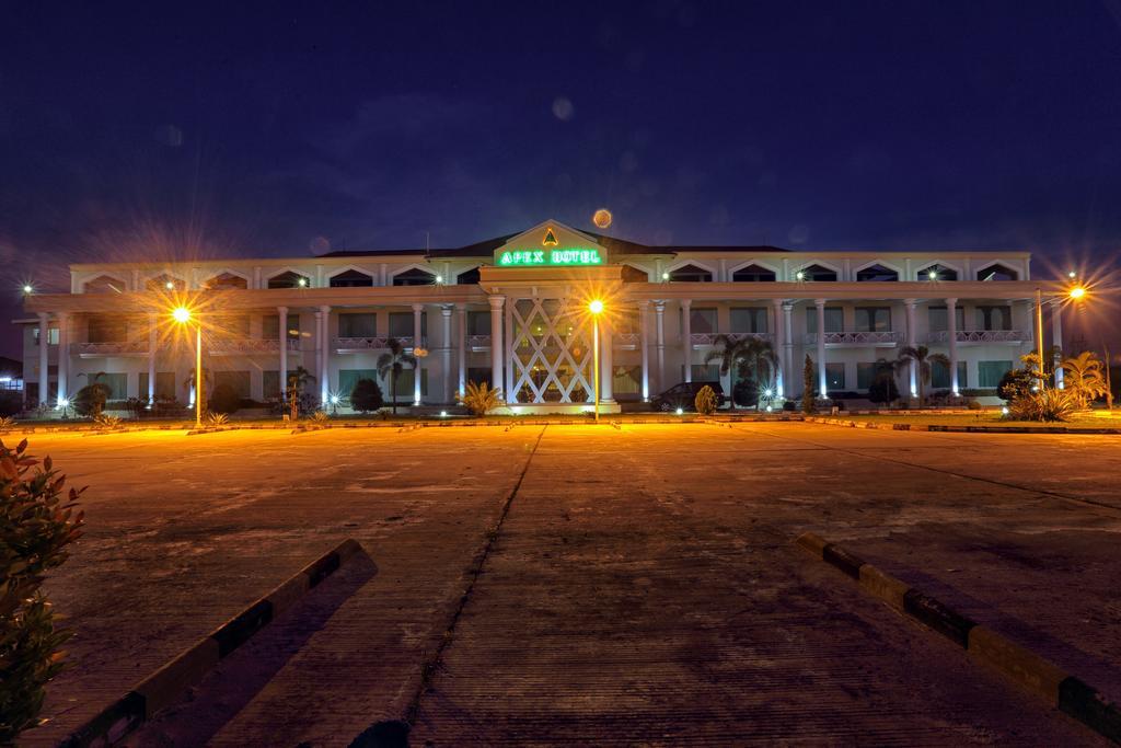 Apex Hotel Naypyidaw Екстериор снимка