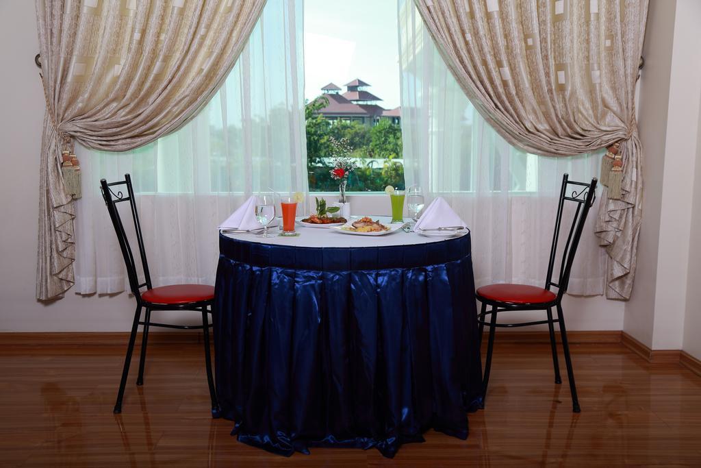Apex Hotel Naypyidaw Екстериор снимка