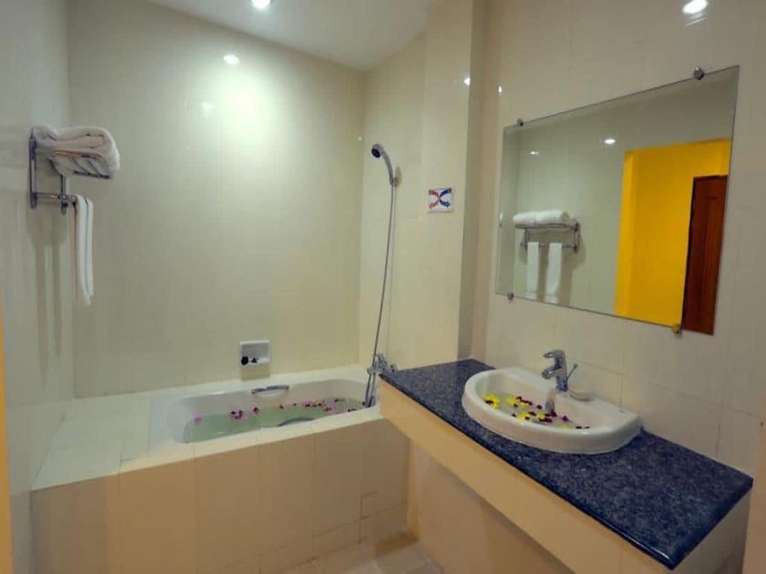 Apex Hotel Naypyidaw Екстериор снимка