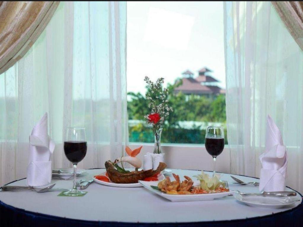 Apex Hotel Naypyidaw Екстериор снимка